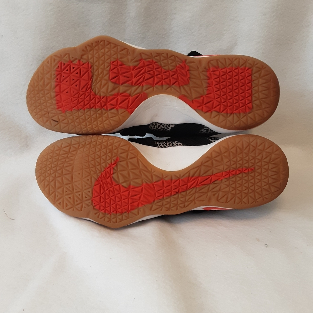 Nike Lebron Safari High Tops - Picture 9 of 12